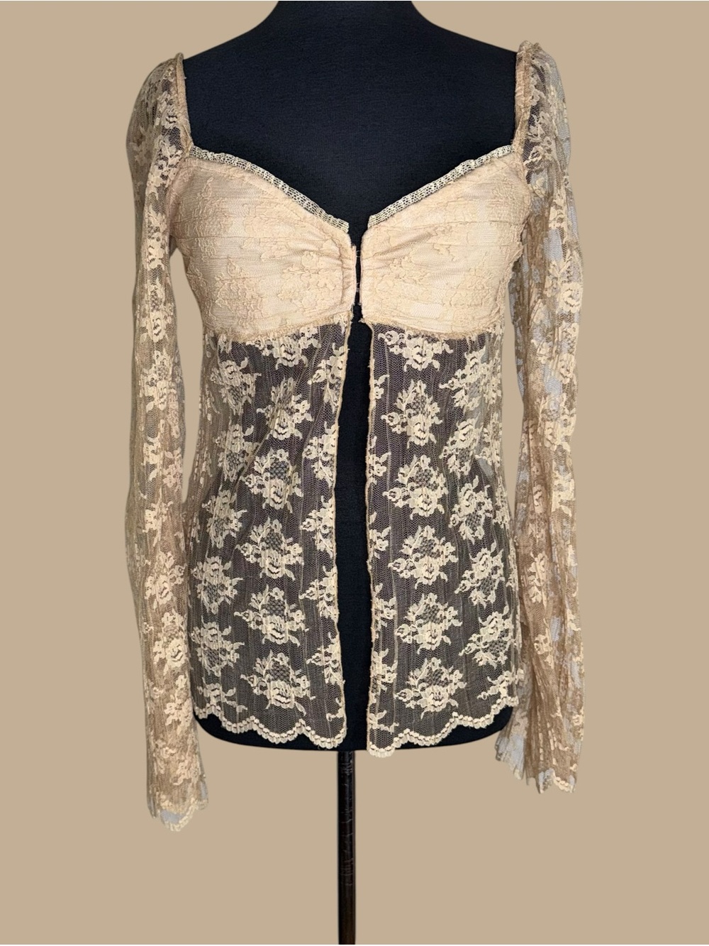 Arden B sheer floral lace flyaway top - Picture 4 of 16